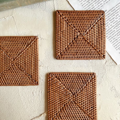 Coaster Square / Ata