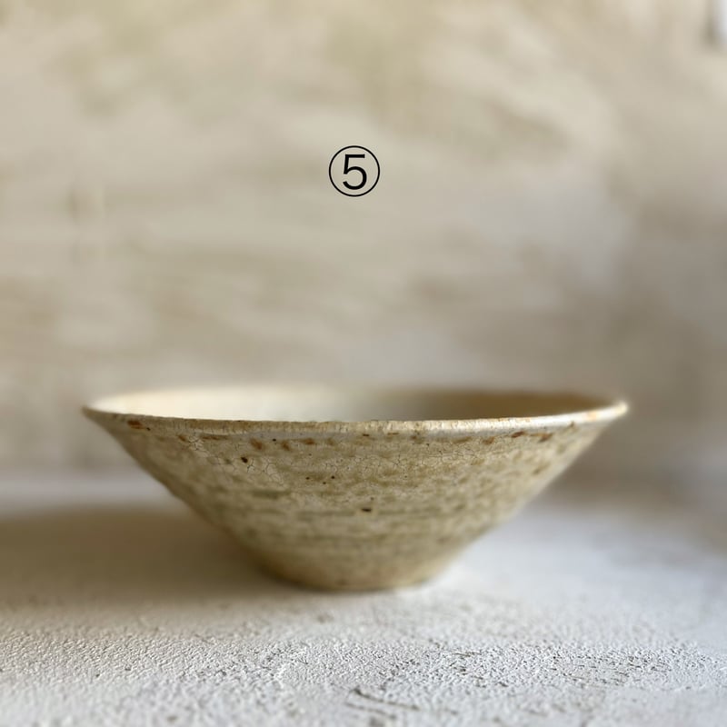 粉引中鉢　作家もの　土物 5寸浅鉢 白 - 叶谷真一郎 作家もの器 | zakka土の記憶