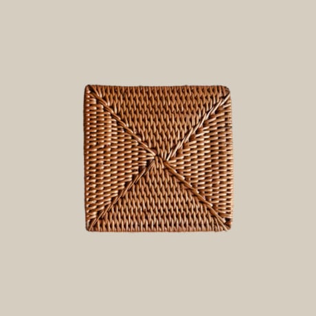 Coaster Square / Ata