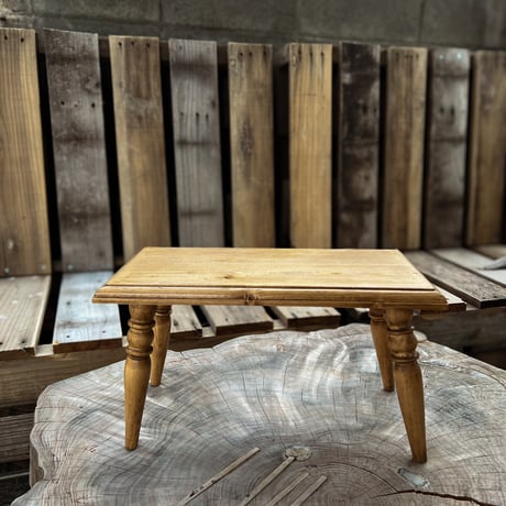 Mini Table / Pine wood