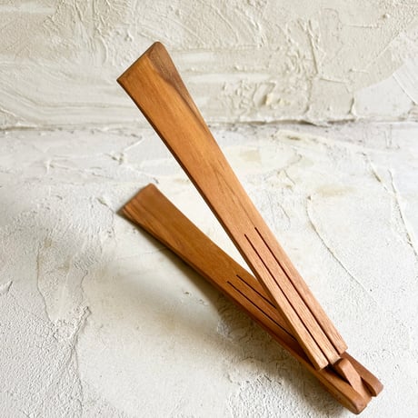 Tongs / Teakwood