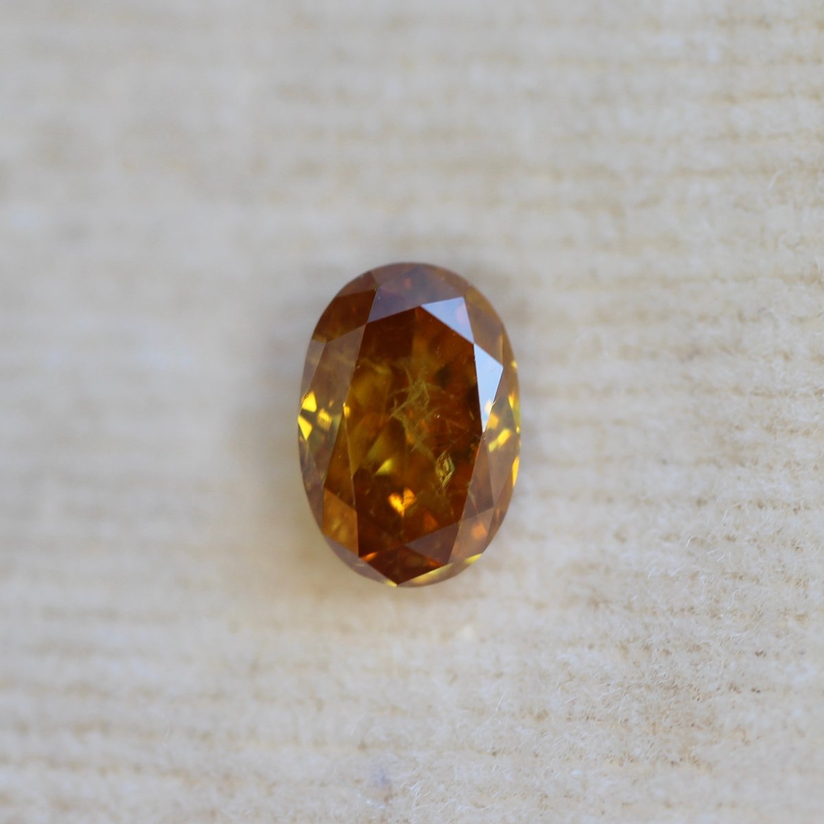 オーバルカットハニーオレンジブラウンダイヤモンド 0.54ct（B512 