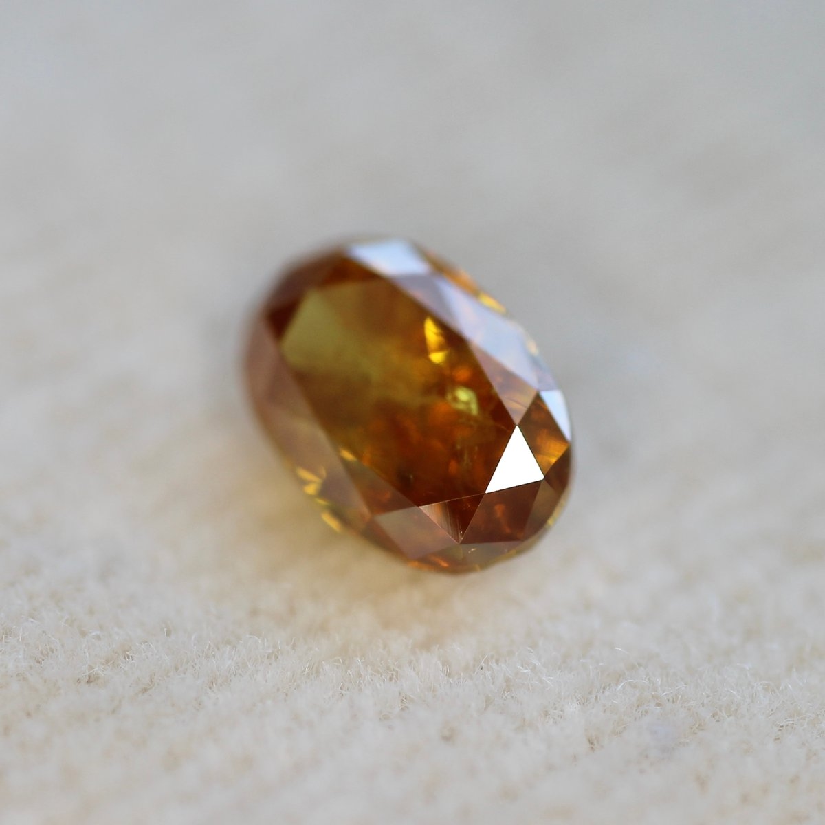 オーバルカットハニーオレンジブラウンダイヤモンド 0.54ct（B512 