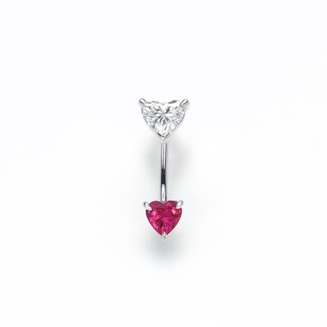 ハートシェイプPINKDiamondピアス(片耳) つま先立ち
