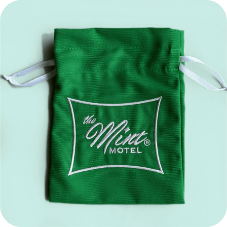 The MINT ORIGINAL POUCH(L)