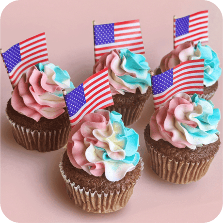 カップケーキ2種4個セット(アメリカンフラッグ＆プードル）