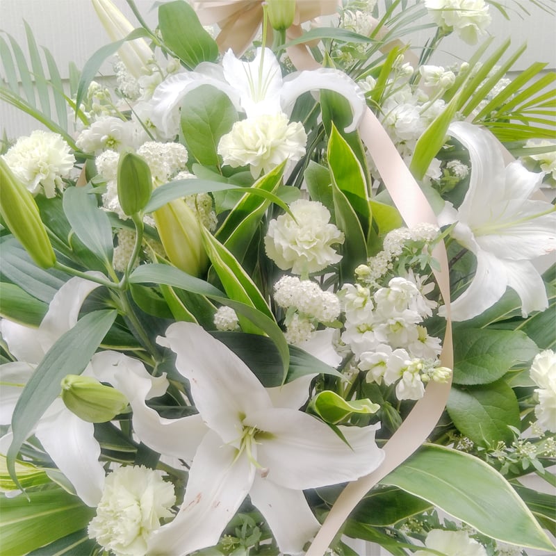 豪華スタンド花 ユリと葉物 ゴールドスタンド ○配達