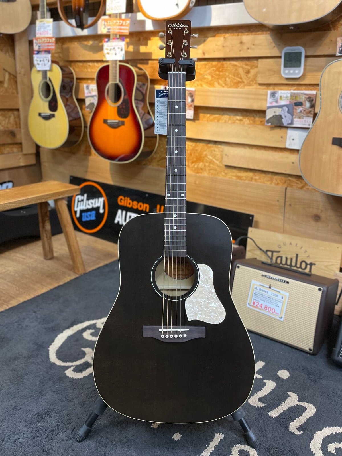Art&Lutherie Americana Q1T Faded Black with GIG