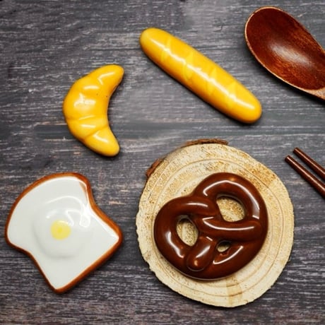 パン 箸置き 4個セット 和食器 可愛い 食パンの箸置き 陶器製 バッケト クロクッサン ドイツ ラウゲンプレッツェル