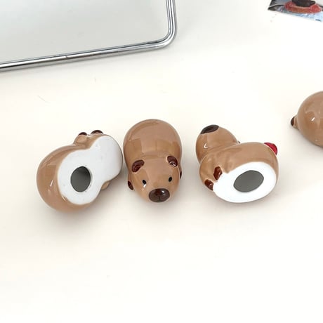カピバラ 箸置き 4個セット　可愛い 水豚 箸置き 動物 陶器製 箸置き