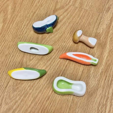 野菜　箸置き 6個セット なす きのこ エンドウ　人参 とうもろこし 白菜 和食器 可愛い 箸置き 陶器製