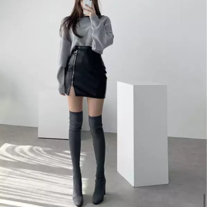 【希少】PRADA ヴィンテージ加工 ジッパー レザー ミニスカート 送料無料】ワンサイドリングジッパースリットレザーミニスカート