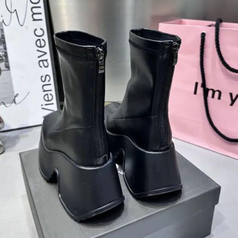 スクエアトゥ厚底ヒールアンクルスキニーショートブーツ/2色展開