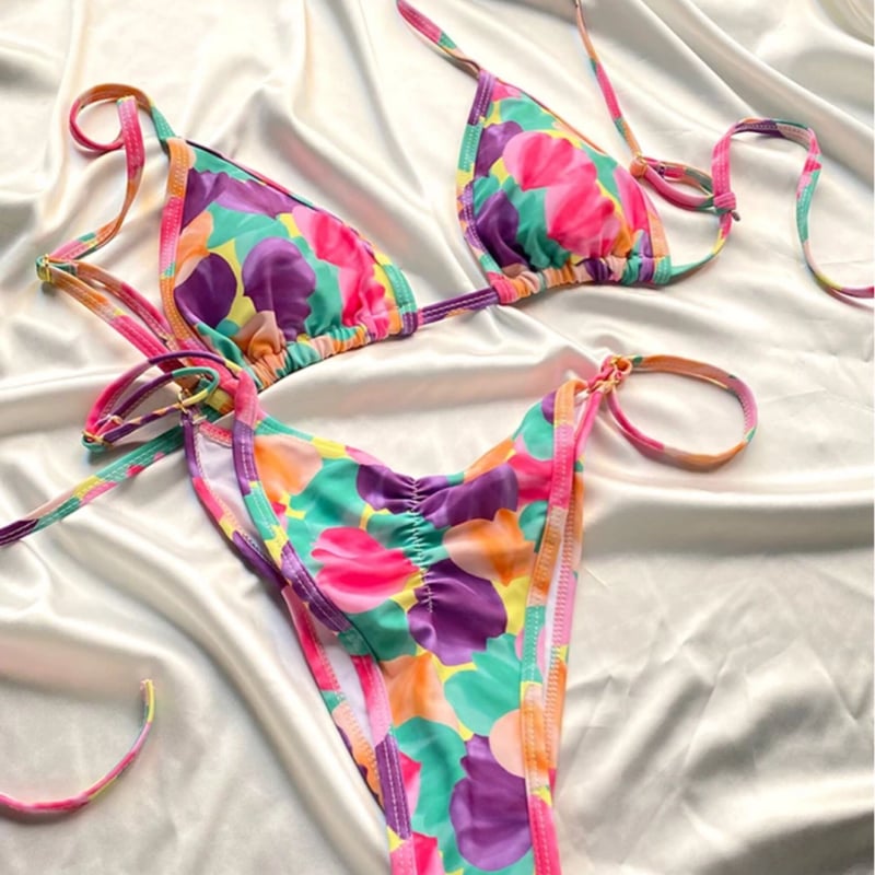 送料無料】カラフルフラワーペタルブラジリアンビキニ/水着