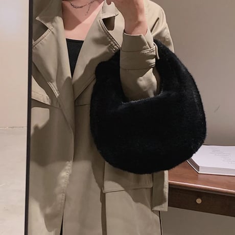 ハーフムーンふわふわファーハンドバッグ/鞄/6色展開/2023AW