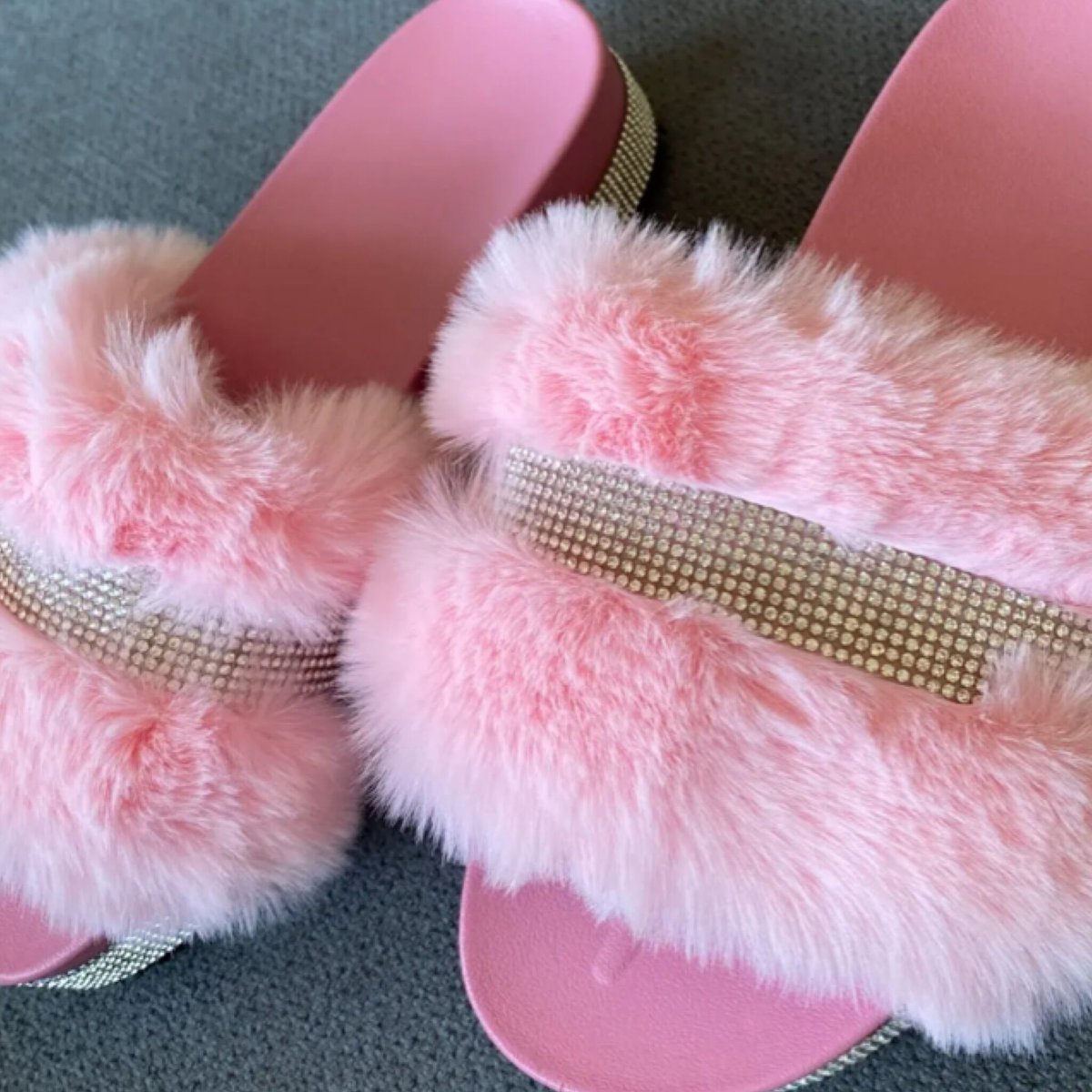 GYDA 最新作 ノベルティ 厚底 ファー サンダル ビジュー PINK GYDA 最新作 ノベルティ 厚底 ファー サンダル ビジュー PINK - メルカリ
