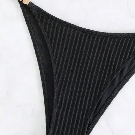 【送料無料】ポイントコイン付きストラップブラックビキニ/水着/S.M.L/2023SS