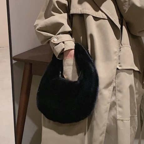 ハーフムーンふわふわファーハンドバッグ/鞄/6色展開/2023AW