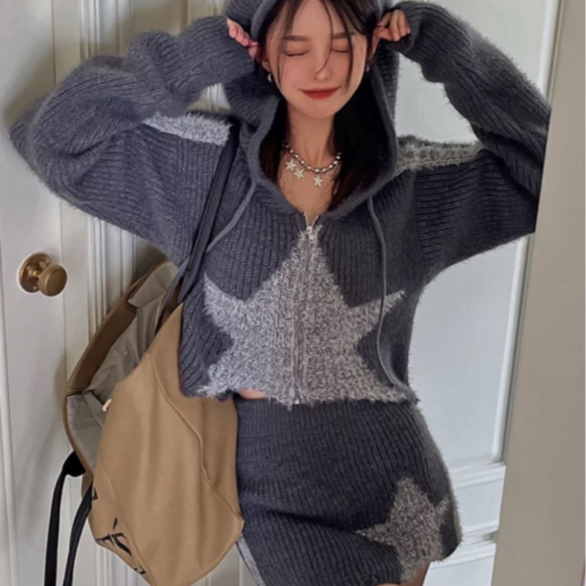 即納】STARカットオフグレーニットパーカー＆ミニスカート