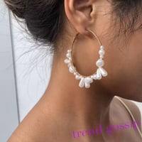 【送料無料】ランダムパールゴールドフープピアス/アクセサリー/2021SS
