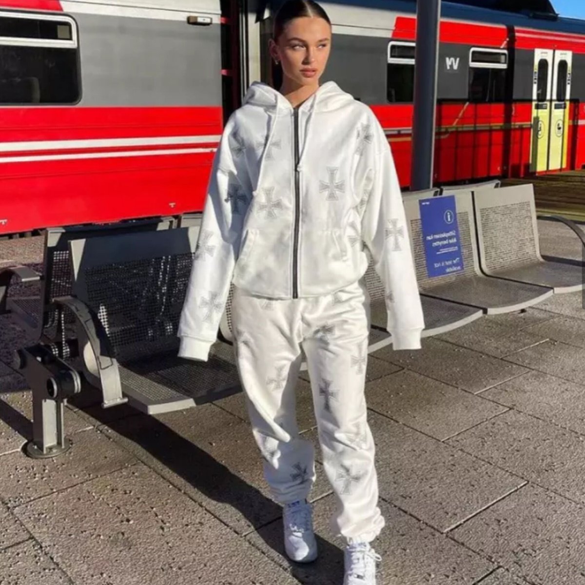 ラインストーンクロスパーカーセットアップ/2色展開/S〜XXXL/2021AW