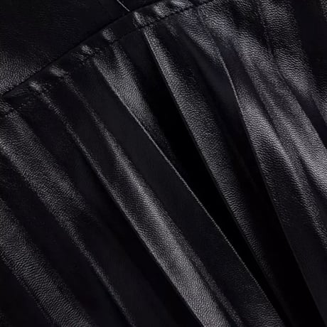 ブラックレザープリーツハイウエストサロペット/XS〜L/2021AW