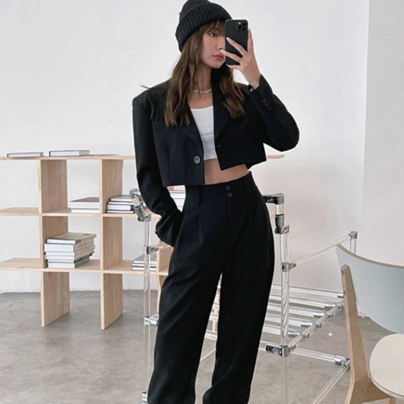 クロップドジャケット＆ボーイフレンドスラックスセットアップ/スーツ