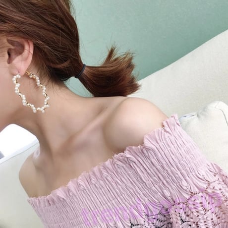 【送料無料】パールツイストロールフープピアス/アクセサリー