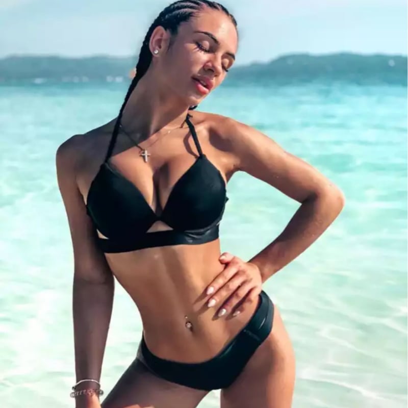 BEAUTY FITNESS MODEL ブラック水着 Black即納】5色の新色が登場！激盛れカップカットアウトブラジリアン