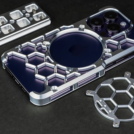 iPhone 14Pro用プロテクターケース