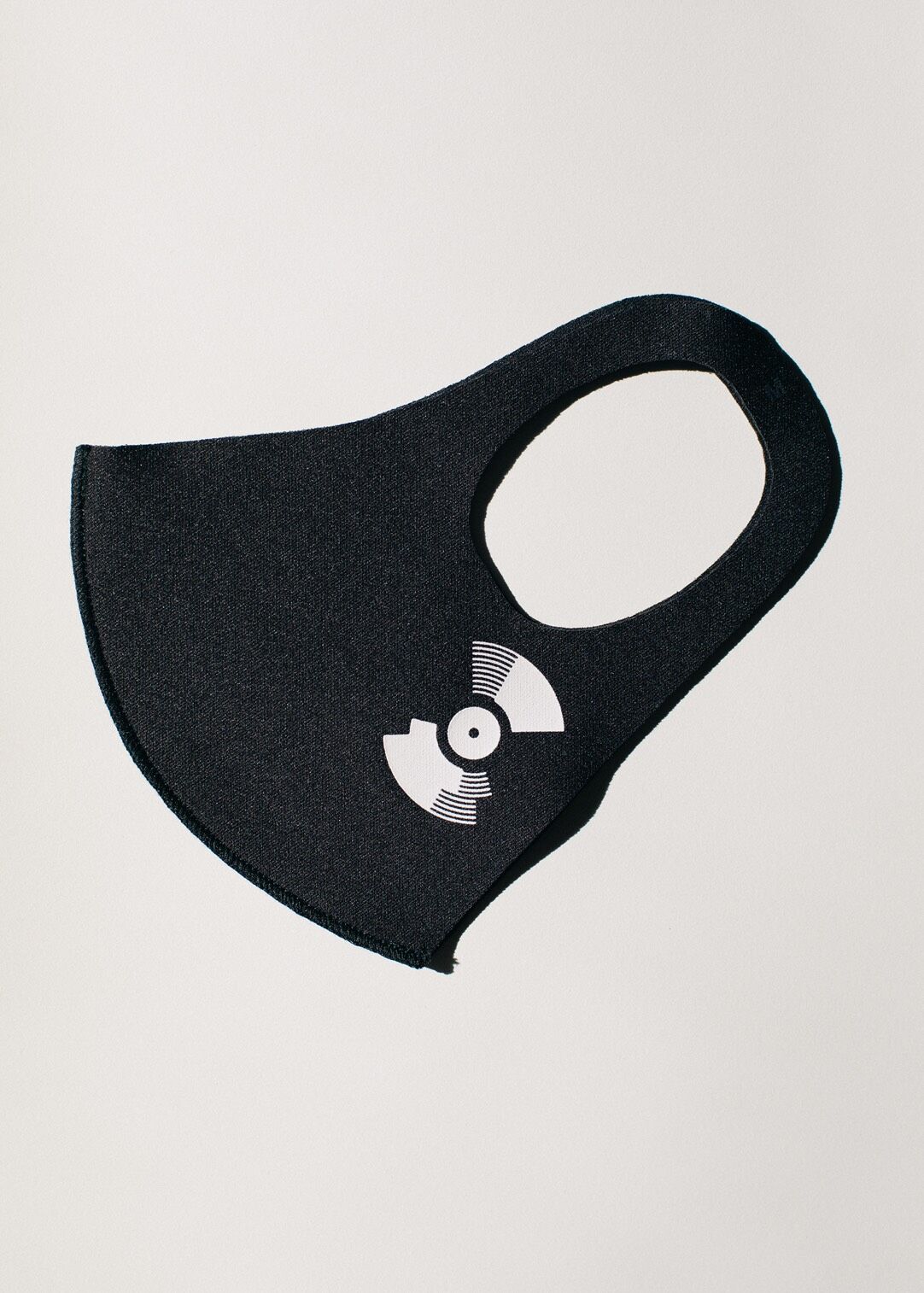 黒い笑顔のマスク　fact co3 KING OF DIGGIN' | ロゴ入り抗菌マスク - Black - | CHIYODA