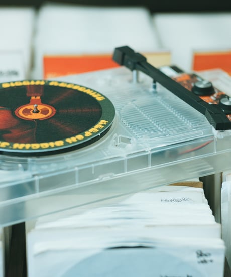 KING OF DIGGIN’ × RECOGNIZE  PORTABLE RECORD PLAYER