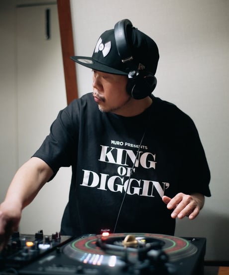 KING OF DIGGIN’ | Official T-shirt - Black -