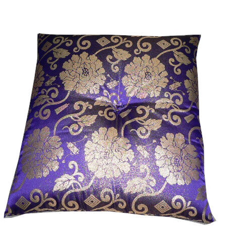 日本製 仏前座布団 緞子判 天皇菊 唐草座布団 68×72cm 紫座布団 ラメ