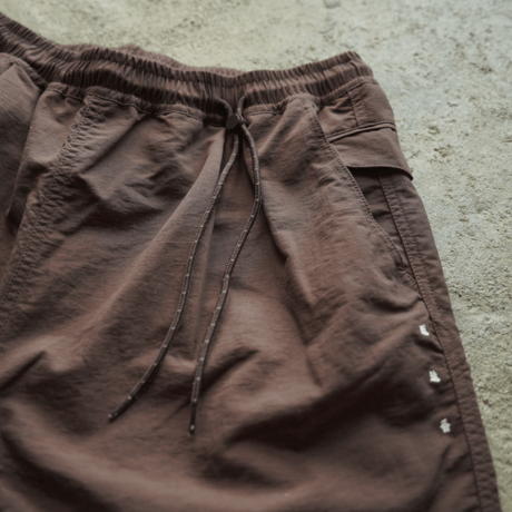 【迷送香（マンネンロウ）】MW  NYLON HARVEST TROUSERS Ver 2026