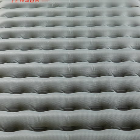 テンサー  オールシーズン レギュラー ワイド Tensor All-Season Regular Wide [NEMO ニーモ] スリーピングマット エアーマット R値5.4 530g