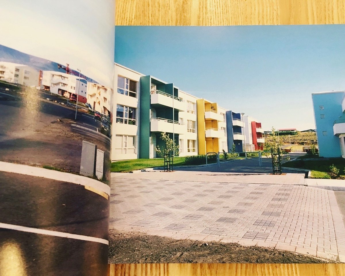Hyper Ballad: Icelandic Suburban ホンマタカシ Hyper Ballad―Icelandic Suburban Landscapes | ひる