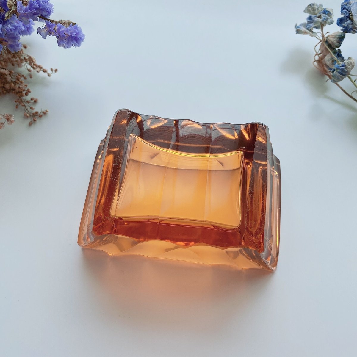 Amber accessory box