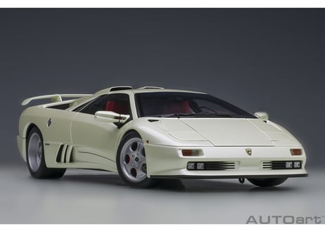 AUTOart 1/18　ランボルギーニ ディアブロ SE30 イオタ （BALLOON WHITE／パール・ホワイト）　79141