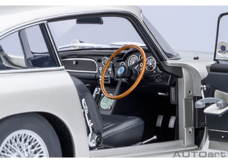 AUTOart 1/18　アストンマーチン DB5 「007／ゴールドフィンガー」 ボンドカー　70296