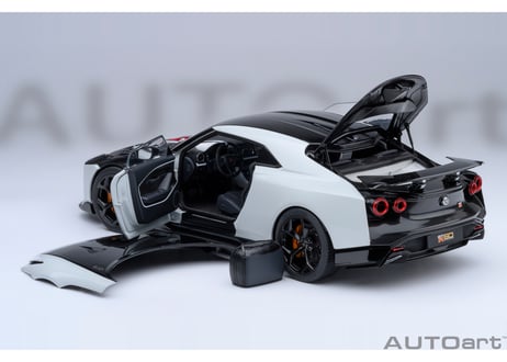 AUTOart 1/18　NISSAN GT-R50 by ITALDESIGN （メタリック・ホワイト／ブラック）　77511