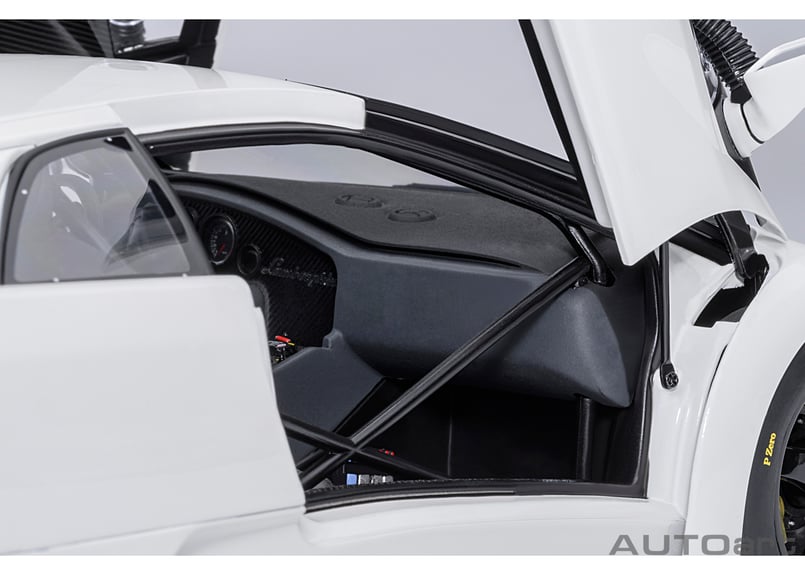 AUTOart 1/18 ランボルギーニ ディアブロ GTR （ホワイト） 79136 | A