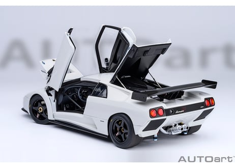 AUTOart 1/18　ランボルギーニ ディアブロ GTR （ホワイト）　79136