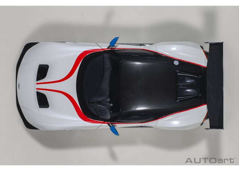AUTOart 1/18 アストンマーチン ヴァルカン (メタリック AUTOart 1/18 アストンマーチン ヴァルカン (メタリック