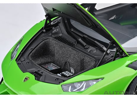AUTOart 1/18　 リバティーウォーク LB‐シルエット ワークス ランボルギーニ ウラカン GT （パール・グリーン）　79128