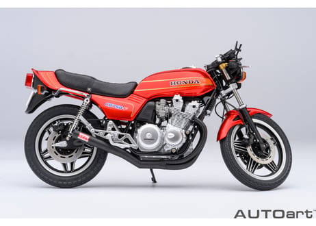 AUTOart 1/12　ホンダ CB750F 「バリバリ伝説」 （「巨摩 郡」 ヘルメット付属）12561