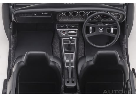 AUTOart 1/18　トヨタ セリカ リフトバック 2000GT （RA25） 1973 （ホワイト）　78766