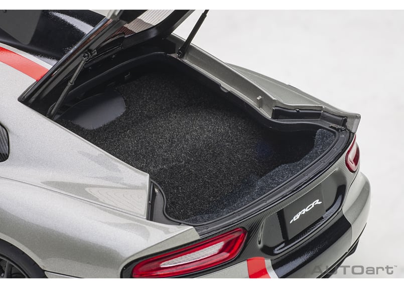 AUTOart 1/18 ダッジ バイパー ACR （メタリック・シルバー／ブラック