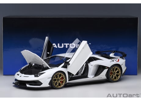 AUTOart 1/18　 ランボルギーニ アヴェンタドール SVJ （パール・ホワイト）　79217