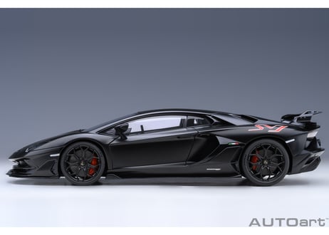 AUTOart 1/18　 ランボルギーニ アヴェンタドール SVJ （マット・ブラック）　79219